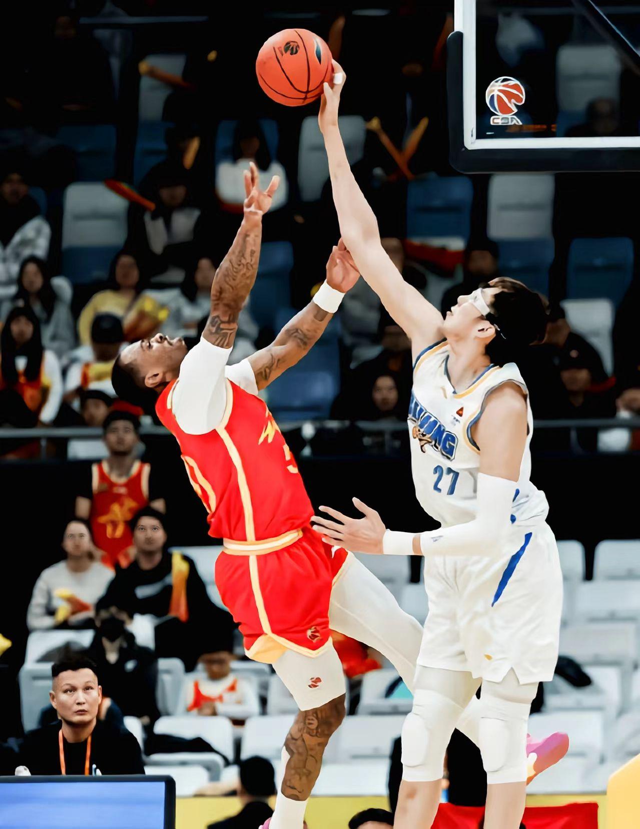 CBA北京客场不敌广厦的比赛结束后，北京外援杰曼的状态也被部分球迷开始讨论。
有