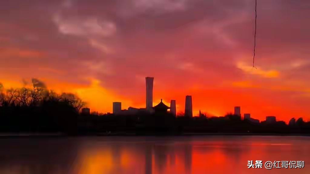 和自以为是的人相处，核心是守住自身立场不被打压，减少争论不内耗，必要时保持距离。