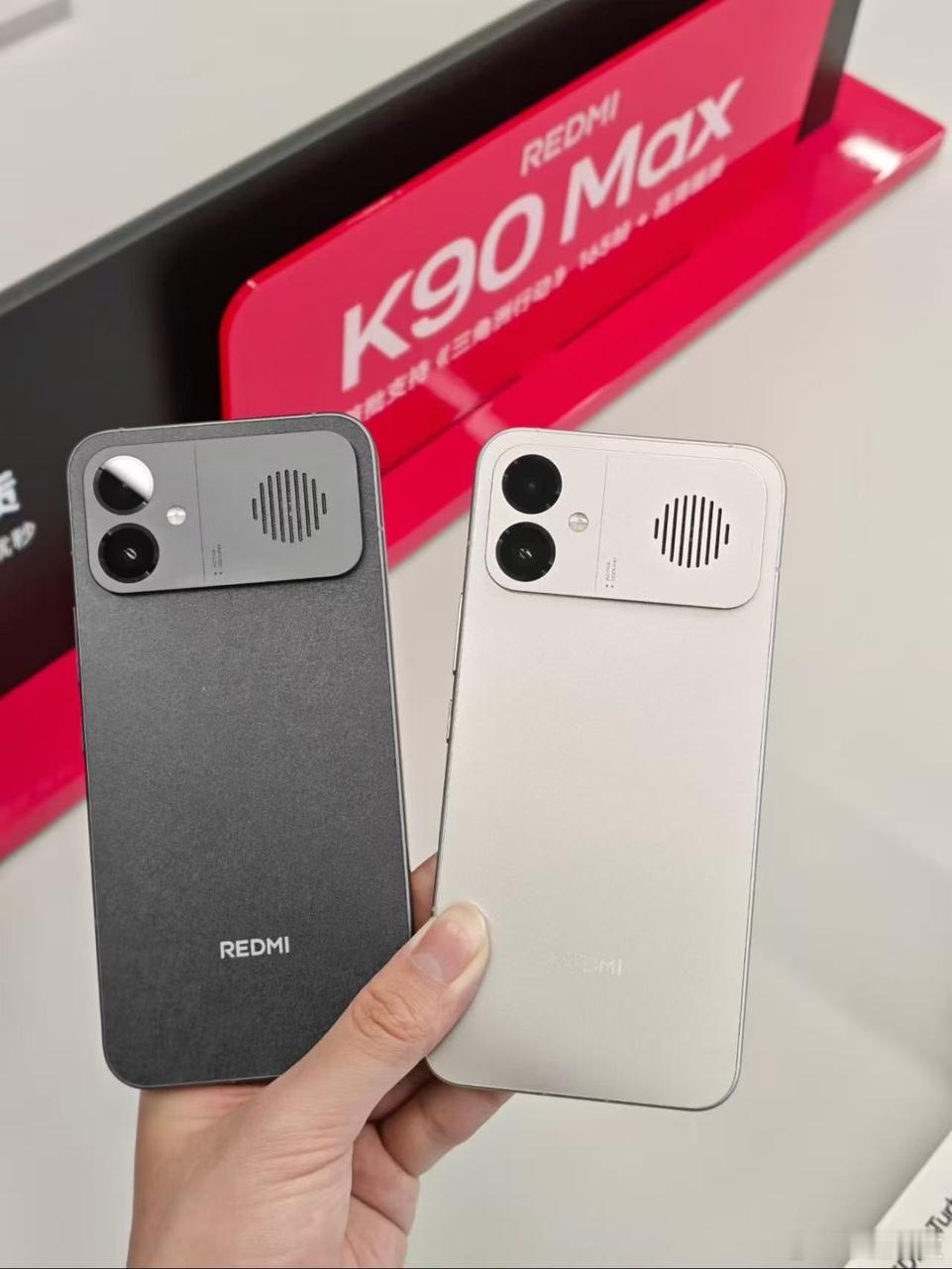 K90Max热度很高嘛，聊下它的电竞屏吧。165Hz屏，每秒能刷165帧画面，和