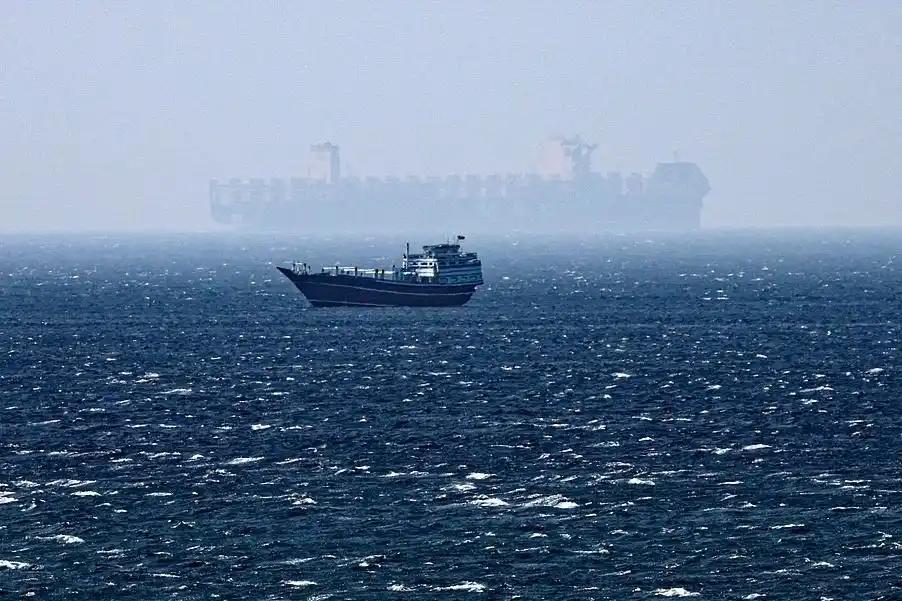 【伊朗出台强硬新规】
4月26日，伊朗伊斯兰议会国家安全和外交政策委员会主席易卜