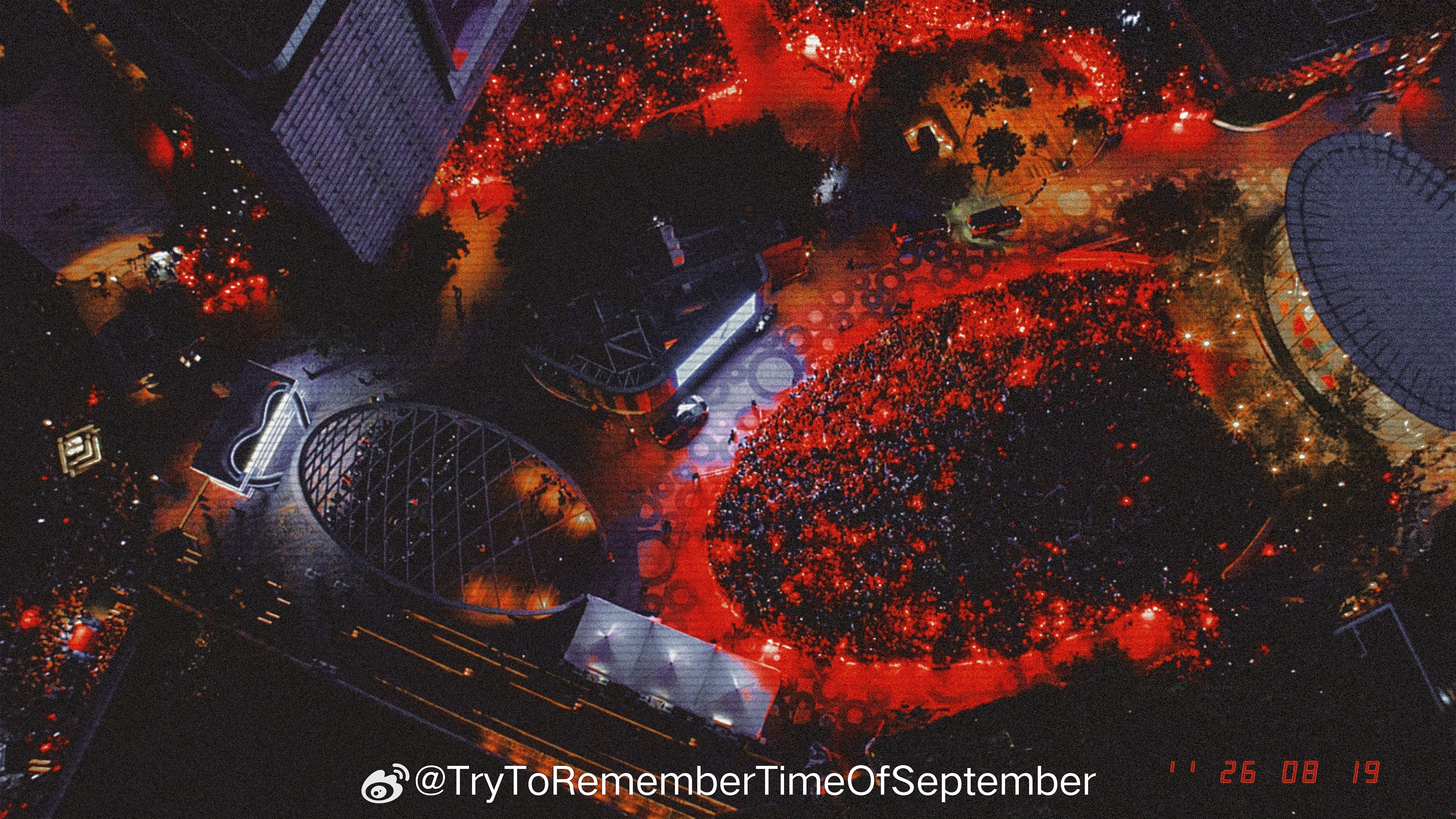 香港纸媒的社论，香港人对肖战七夕活动回过神之后的中肯评价。「名副其實是萬人空巷，