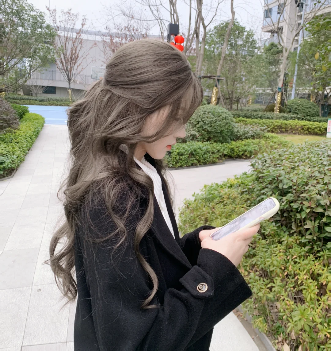 比起你的笑容 我更想知道你哭泣的原因