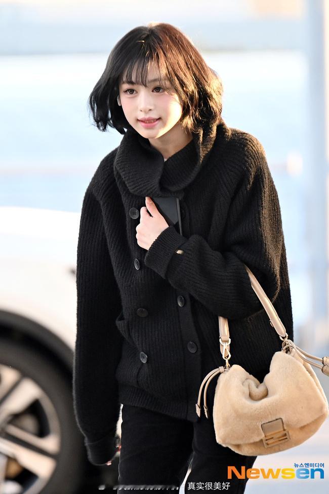 BABYMONSTER组合AHYEON郑雅譞、李茶仁（RORA）、EnamiAS