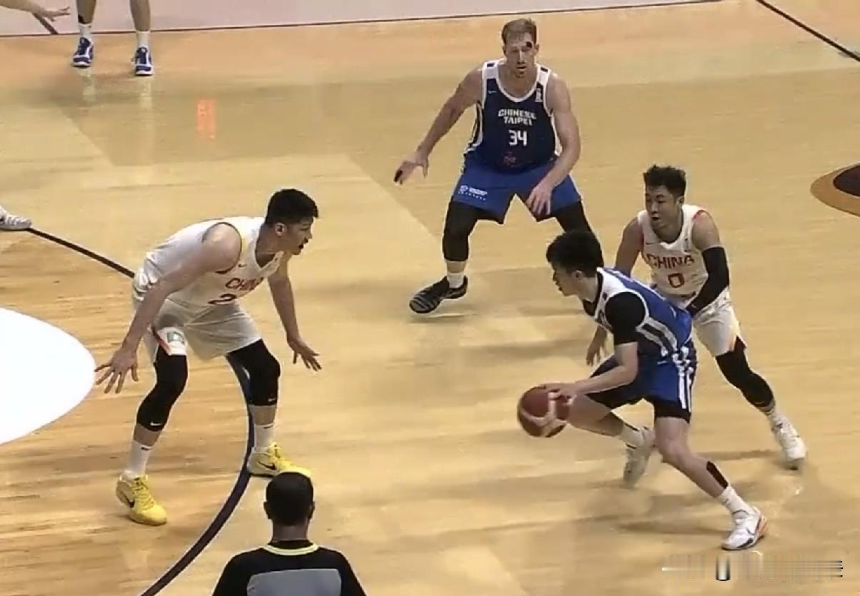 男篮世界杯预选赛战况，赵继伟17+4+6领衔，庞峥麟替补11分，中国男篮5人上双