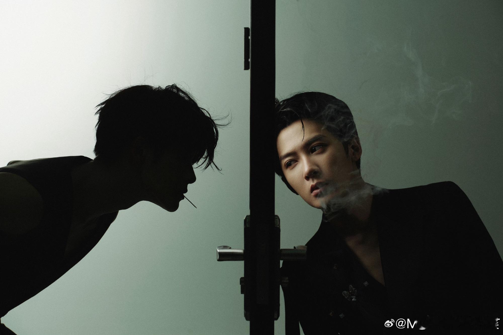 从央视春晚表演到米兰时装周亮相，檀健次近期高端资源不断，曝光度持续增加。粉丝数量