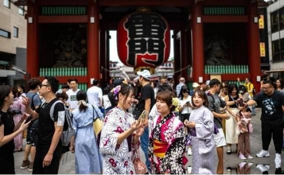 在日本工作的朋友回国，说了一句大实话：现在最慌的根本不是日本人，而是那几十万把家