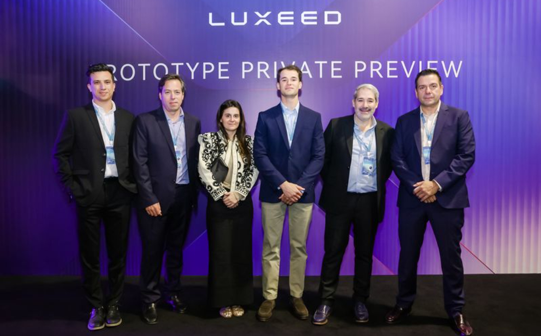 早在今年四月份，奇瑞就组织了关于LUXEED原型车全球核心经销商的品鉴会。结束之