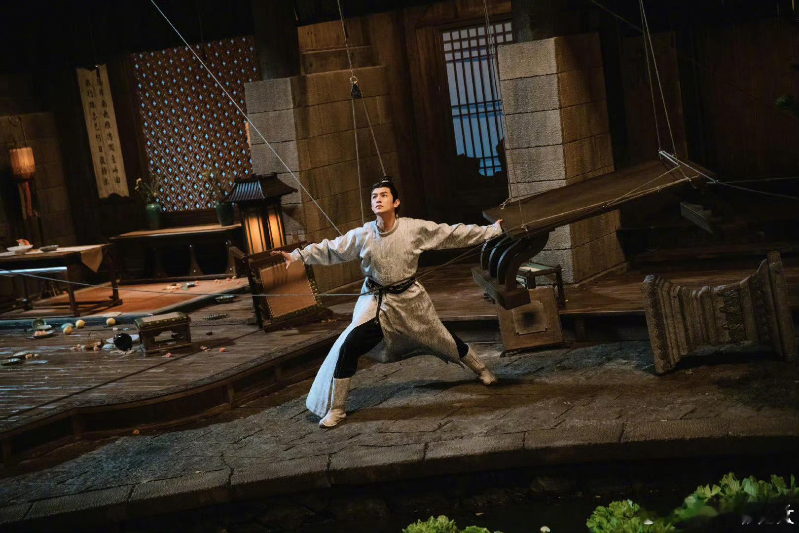 杨旭文告别卢凌风舍不得卢凌风