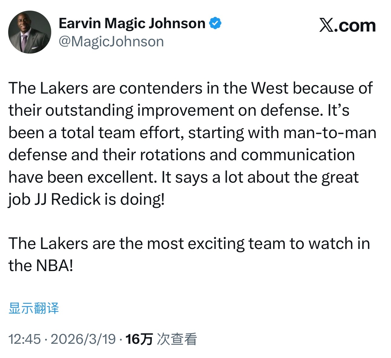 看到湖人今天的表现后，魔术师憋不住了喊出了湖人能争冠的口号：“我们所以能成为西部