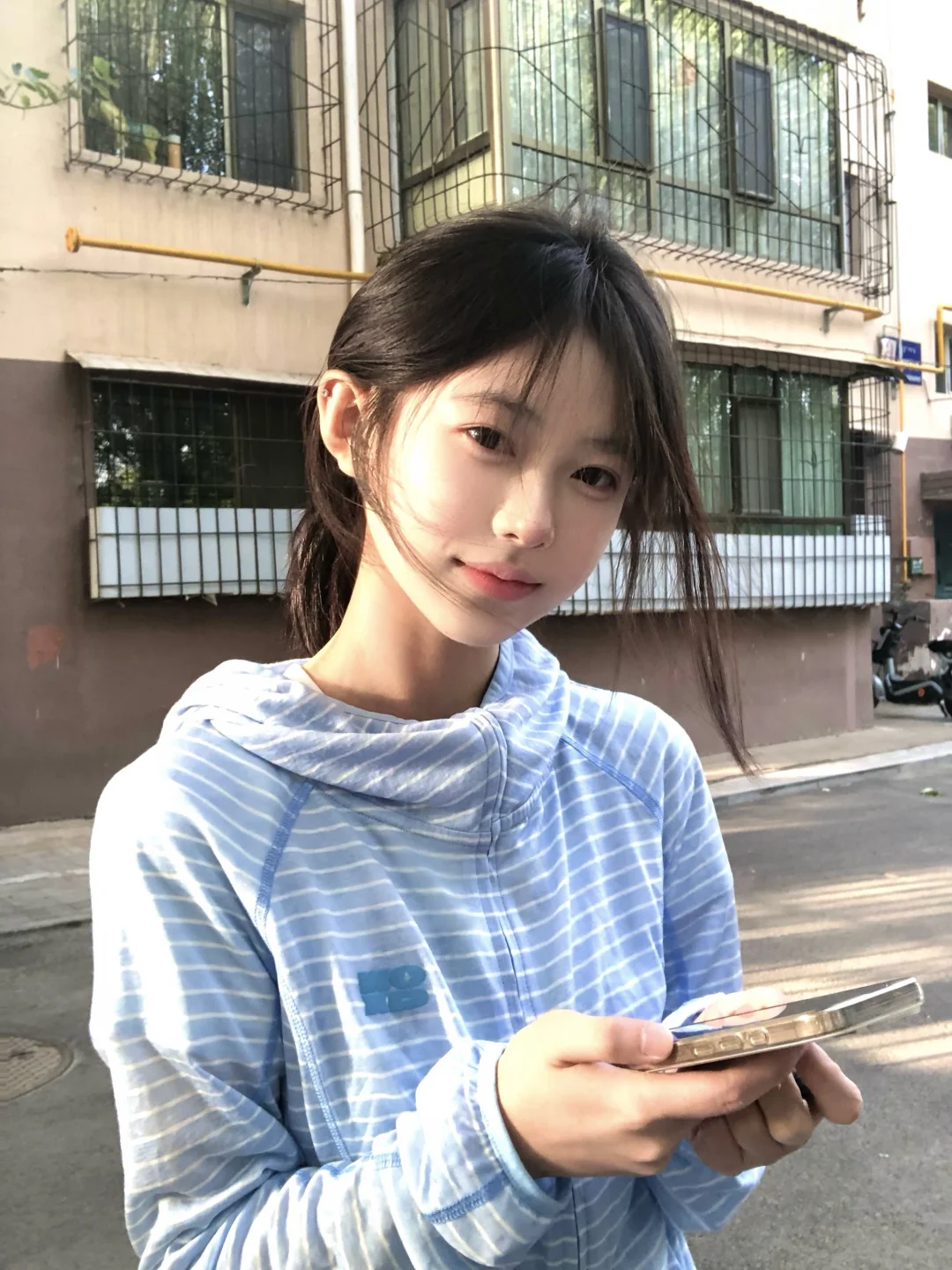 不哭 我在楼下等你