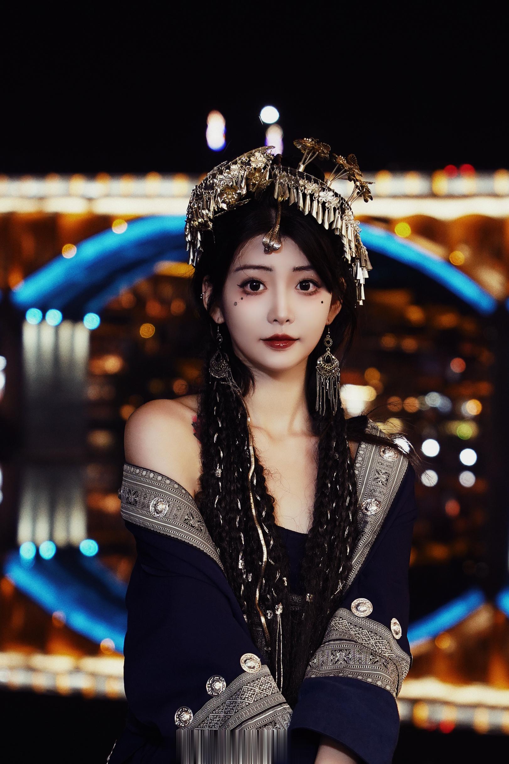 蛊  ​​​