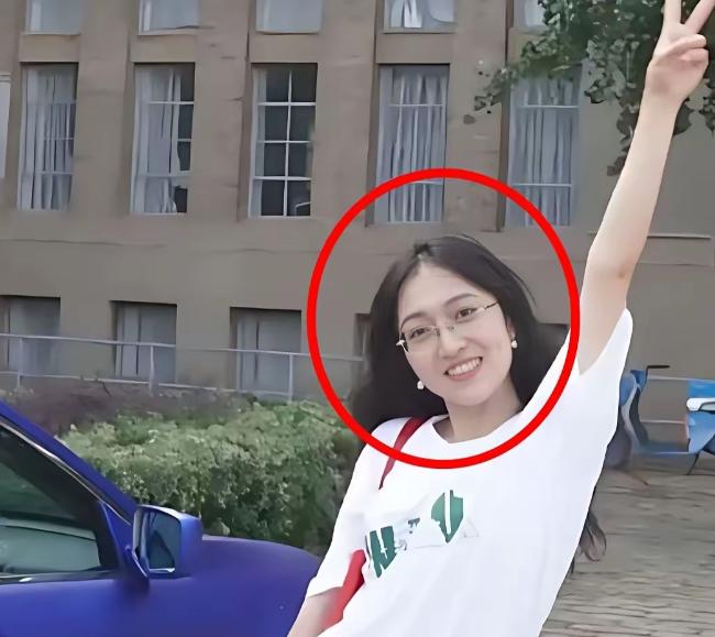 武大校友梅新育研究员出手了！建议开除杨某某，香港浸会大学回应 别让沉默成为帮凶。