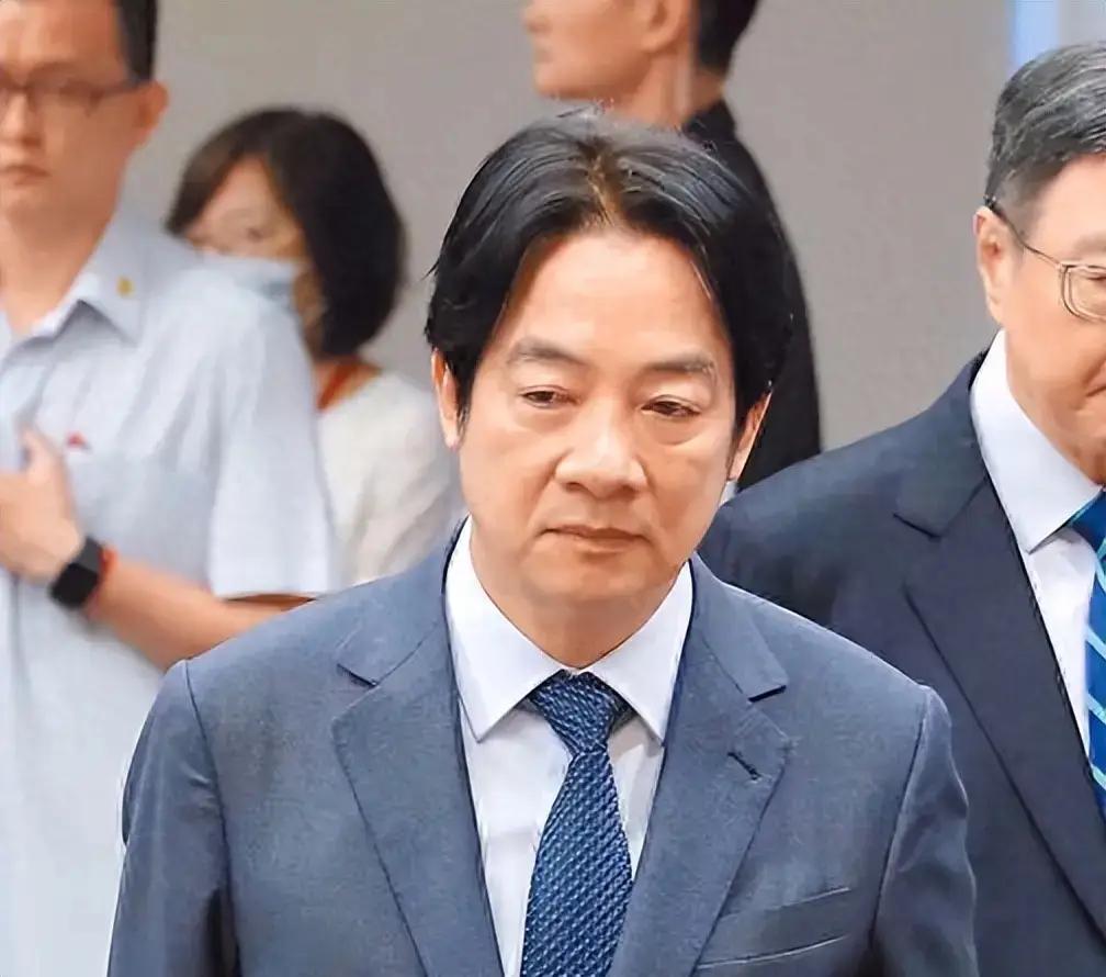 "台独"穷途末路。台湾《中国时报》今日发文指出，赖清德面临“四重压力”：大陆反“