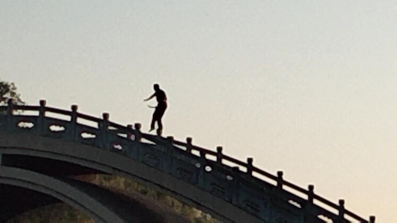 艺高人胆大！