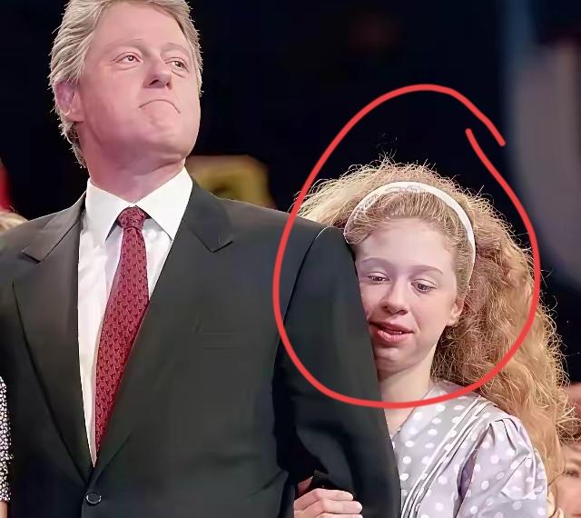 “女儿似父”，为何在克林顿身上，成了例外！
克林顿和希拉里唯一的女儿切尔西，确实
