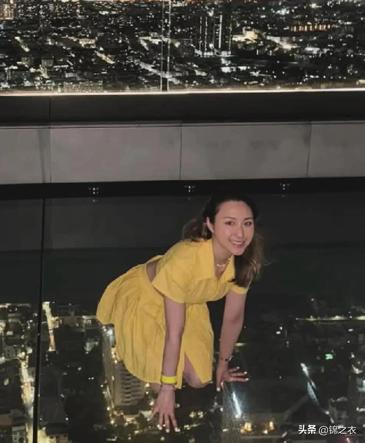 何超云才是真正的豪门富贵花，年轻时的她性格爱玩 ，人高调，每一段感情都是人尽皆知