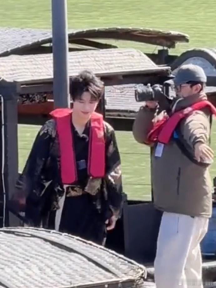 朱志鑫古装拍摄 这是拍啥呢 