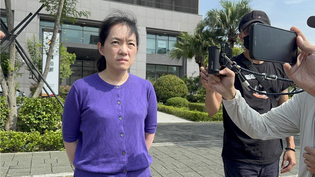 诊所赠与赵建铭 陈幸妤直言公开信息 何时离婚？霸气回：不干你们的事
陈水扁女儿陈
