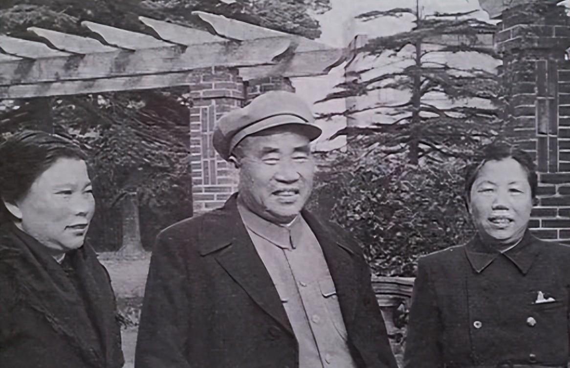 1962年朱德和康克清夫妇重返井冈山，康克清特意向当地领导询问：王泉媛在哪？
1