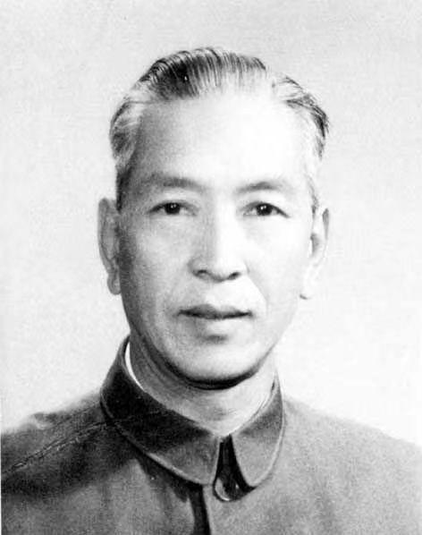 1955年，授予上将的许世友问已经从事外交工作的耿飚，“要是你还在军队得授啥军衔