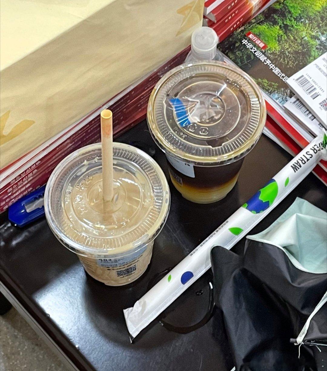 建议不要突然完全停止喝咖啡亲身体验太可怕！因为之前喝咖啡挺猛的，雷打不动至少每天