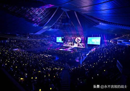 江西赣州一女生赴香港看演唱会被取消低保，我认为当地民政部门的做法是对的。

低保