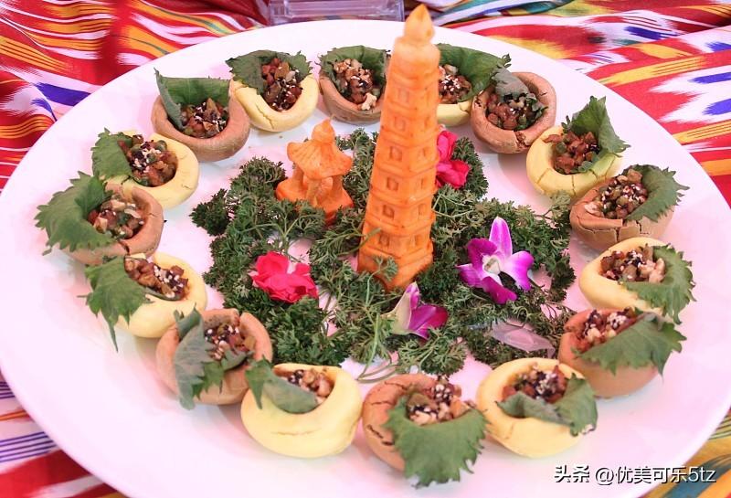 藏在巷弄里的老味道
这口甜香是外婆每天清晨蹲在土灶边熬出来的桂花蜜薯粥，粉糯的蜜