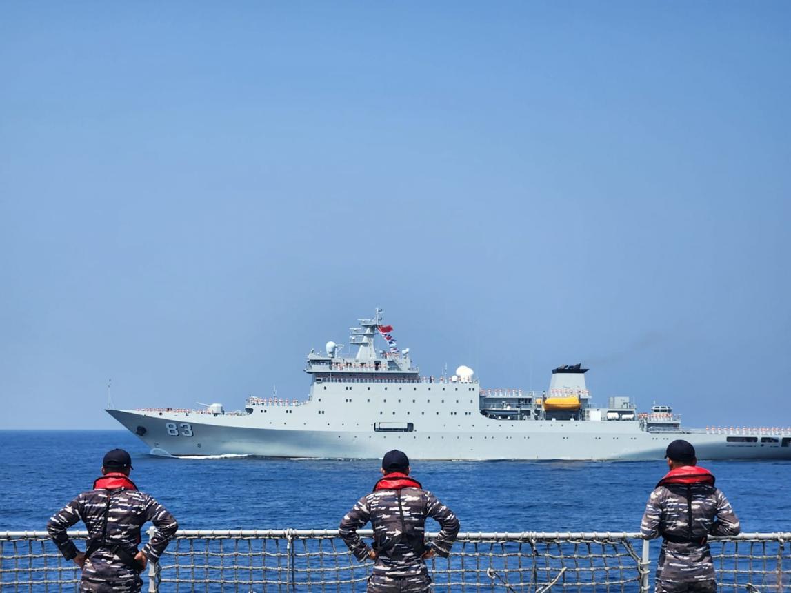 国防部正式发布通告，8月中旬红河舰会同印尼护卫舰，在台岛以东进行通航演练。多项海