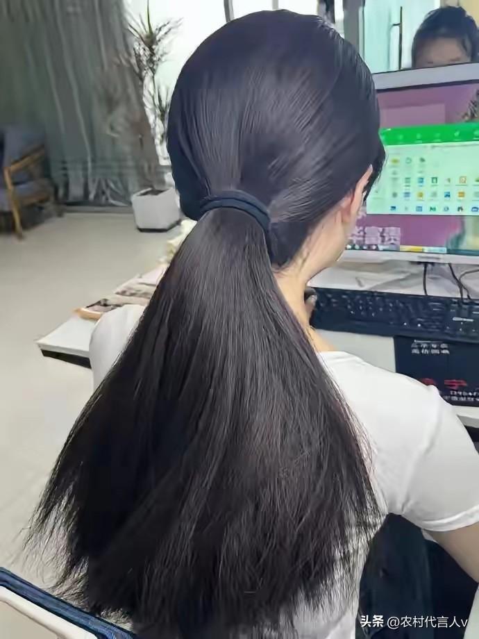 今天又被24岁的女儿气哭了。
 
闺蜜好不容易介绍个条件不错的男孩，让她见介绍，