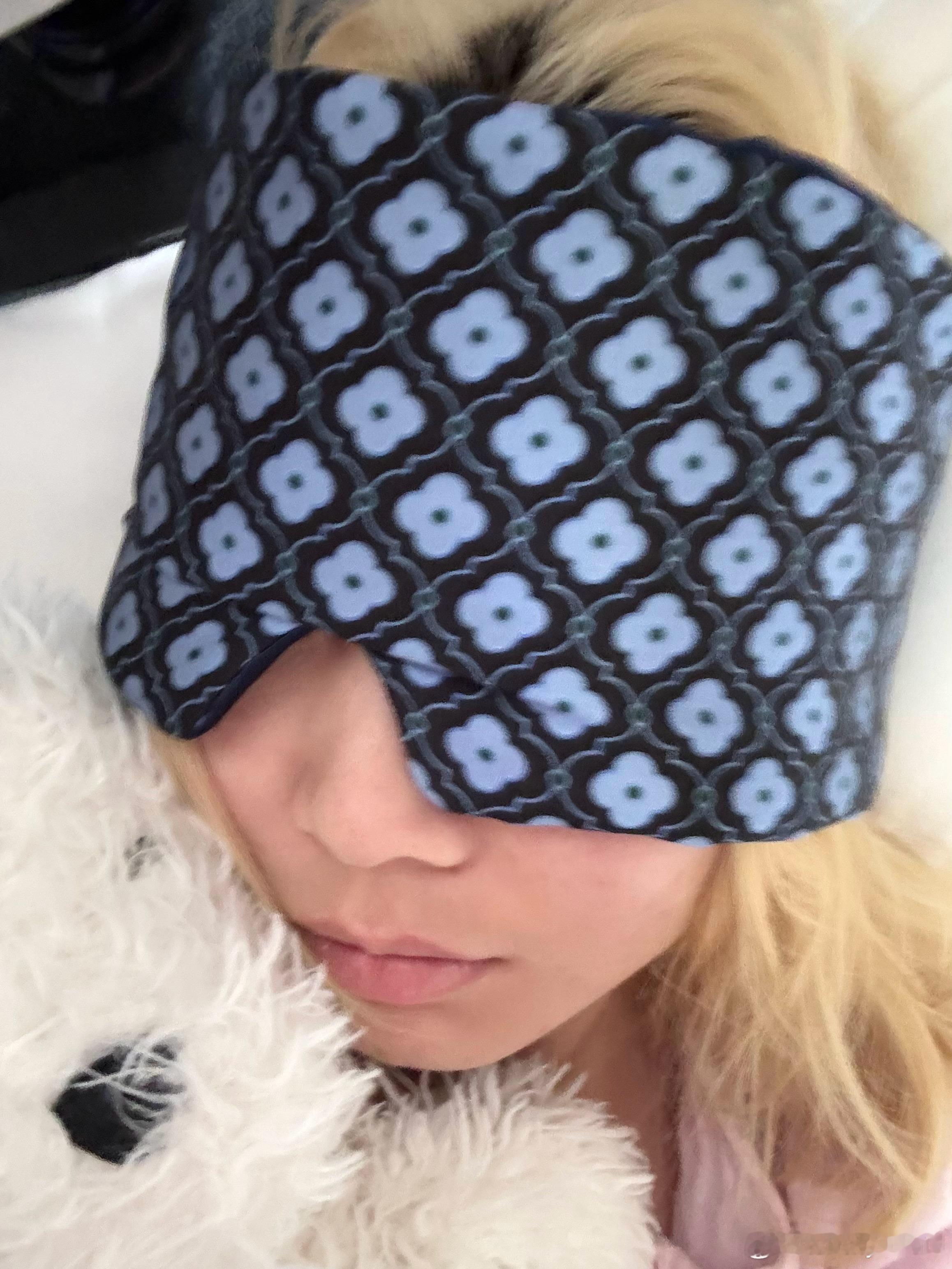 喜欢我的新眼罩、我的睡眠很好💤 ​​​