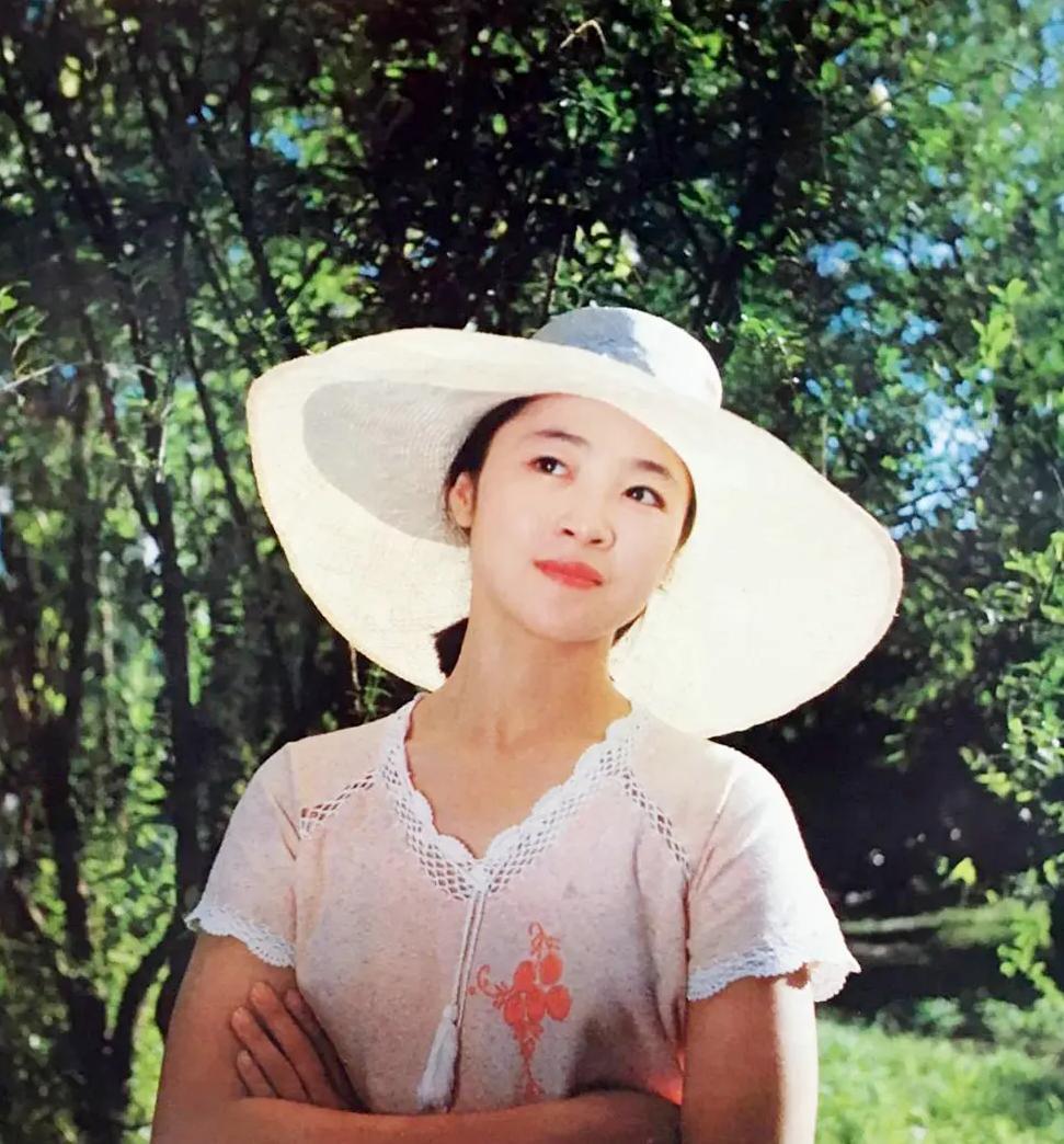 盖克（原名盖晓玲，生于1958年1月25日）是中国内地影视女演员，毕业于美国加州