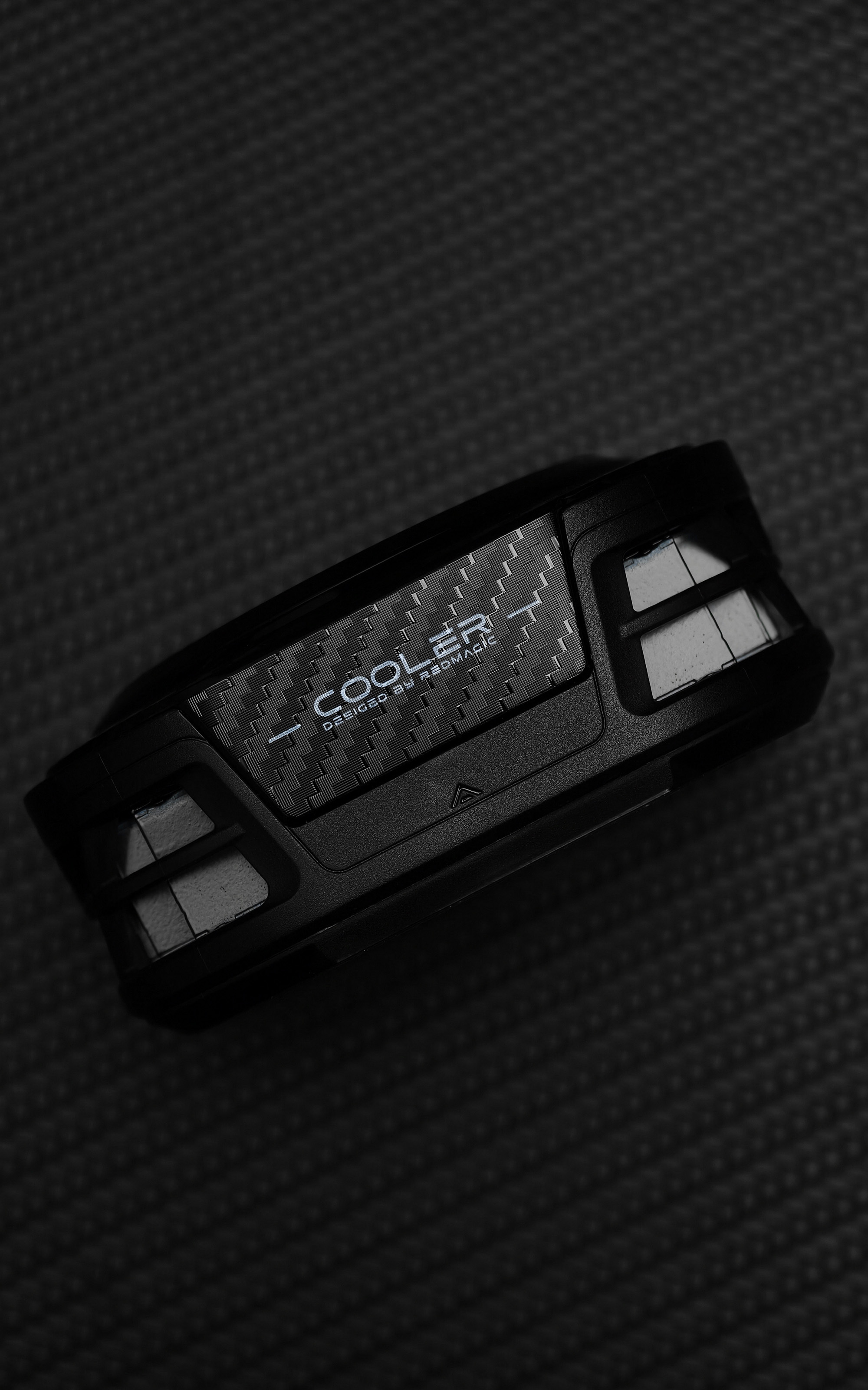 【铁粉福利】评论猜猜新品卖多少钱，送红魔即将发布的 散热器8Pro，这款新品搭载