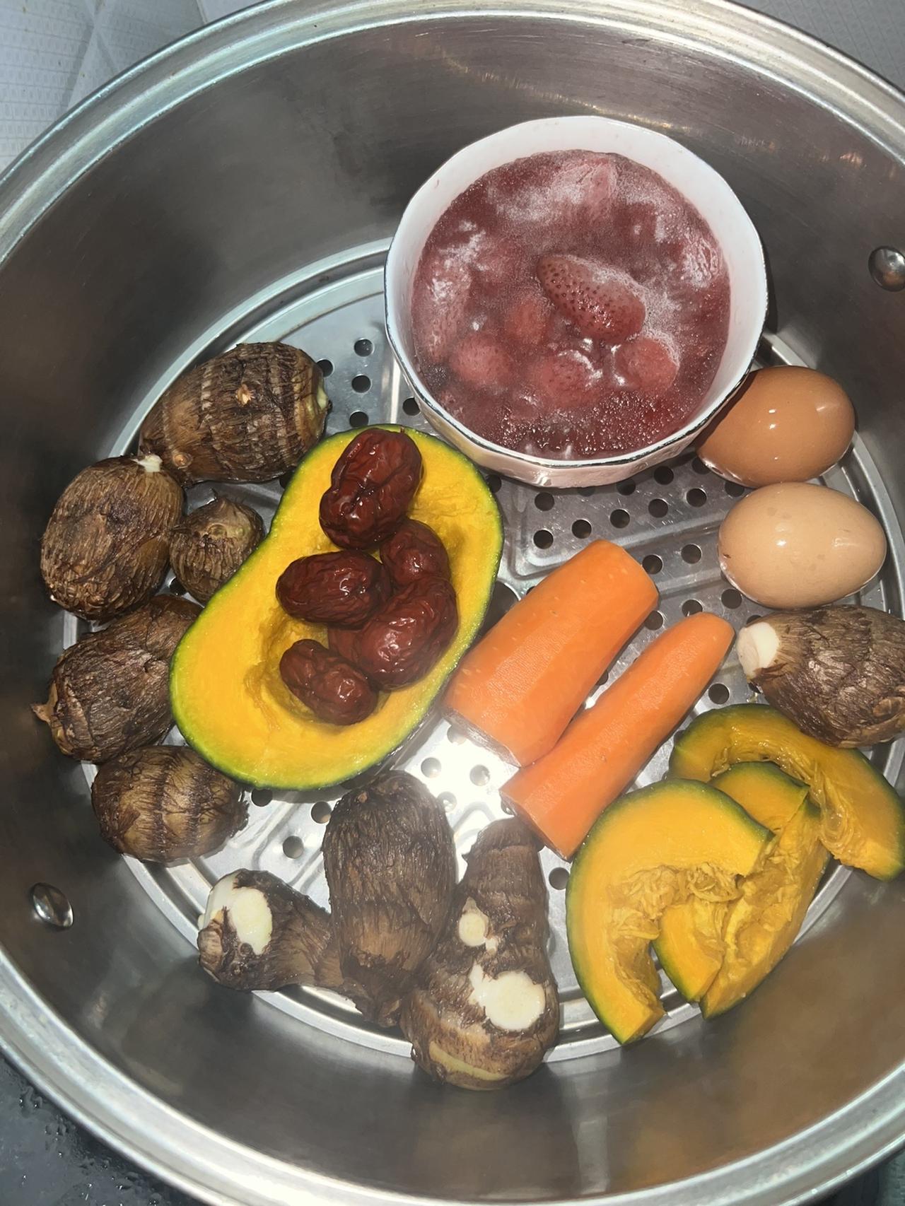 在快节奏的生活里，我们总在寻找一种简单又治愈的温暖。而这一锅炖，就像是生活中一份