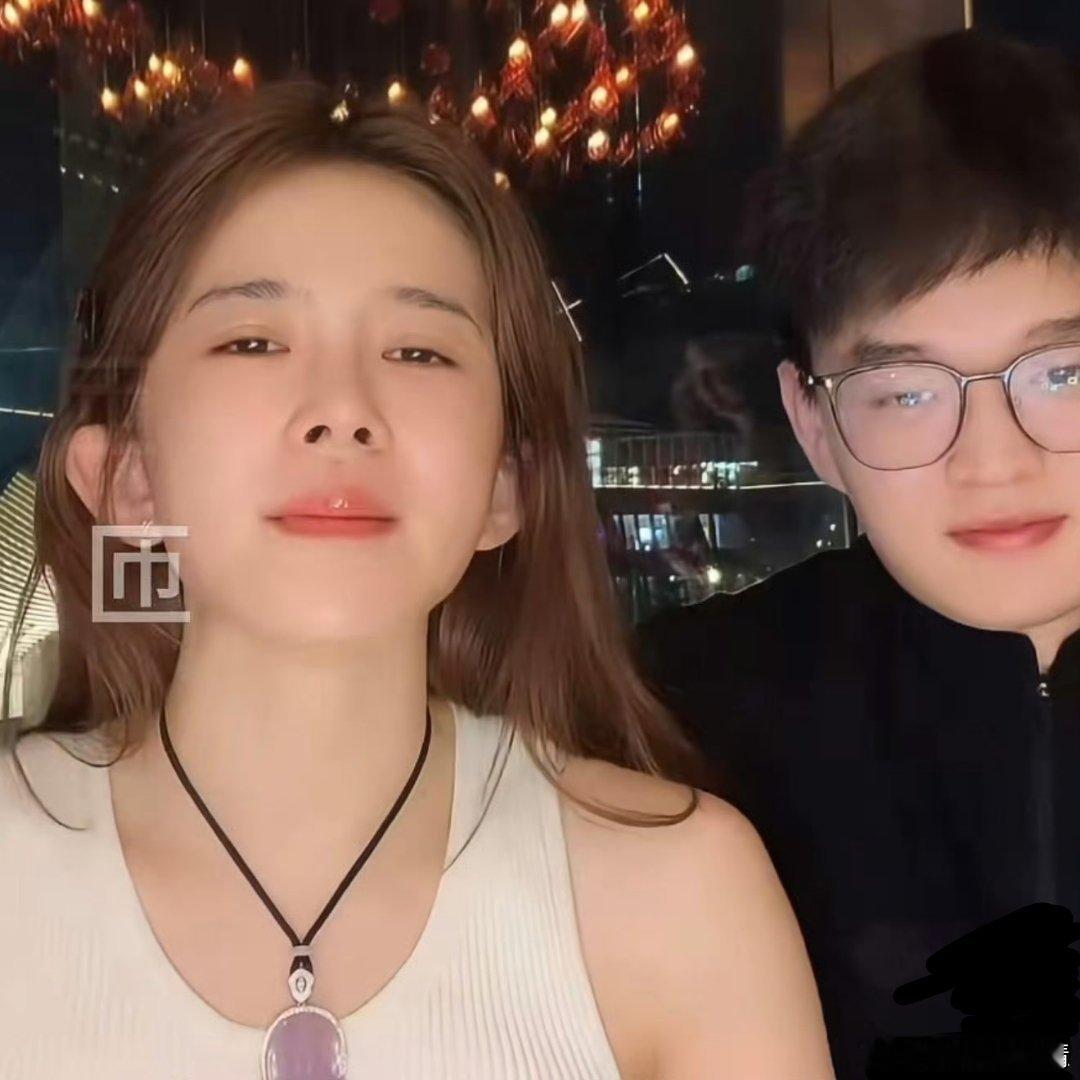 赵樱子官宣小12岁男友开了美颜还普成这样 