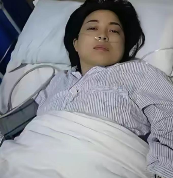 浙江48岁善良护工无偿照料无亲无故植物人整整8年，本以为付出无人知晓，女子苏醒后