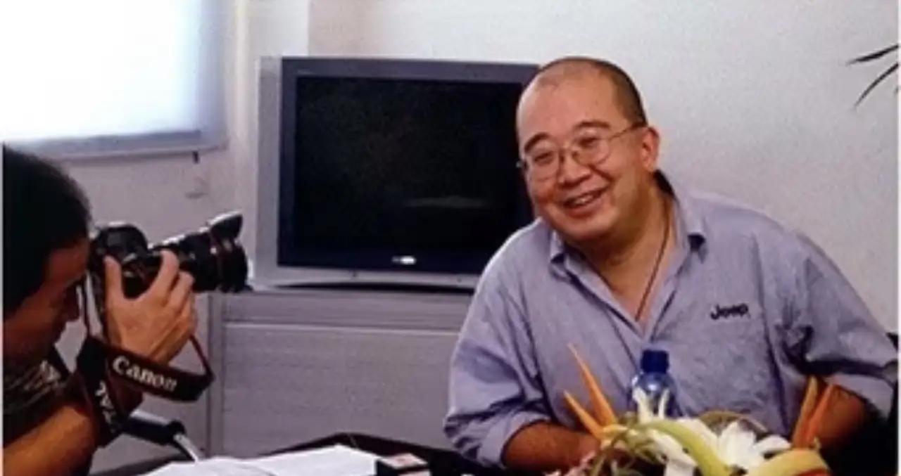 唐师曾对自己的婚姻生活真的蛮坦白的，离婚两次，以及为什么离婚，都在网络上跟网友说