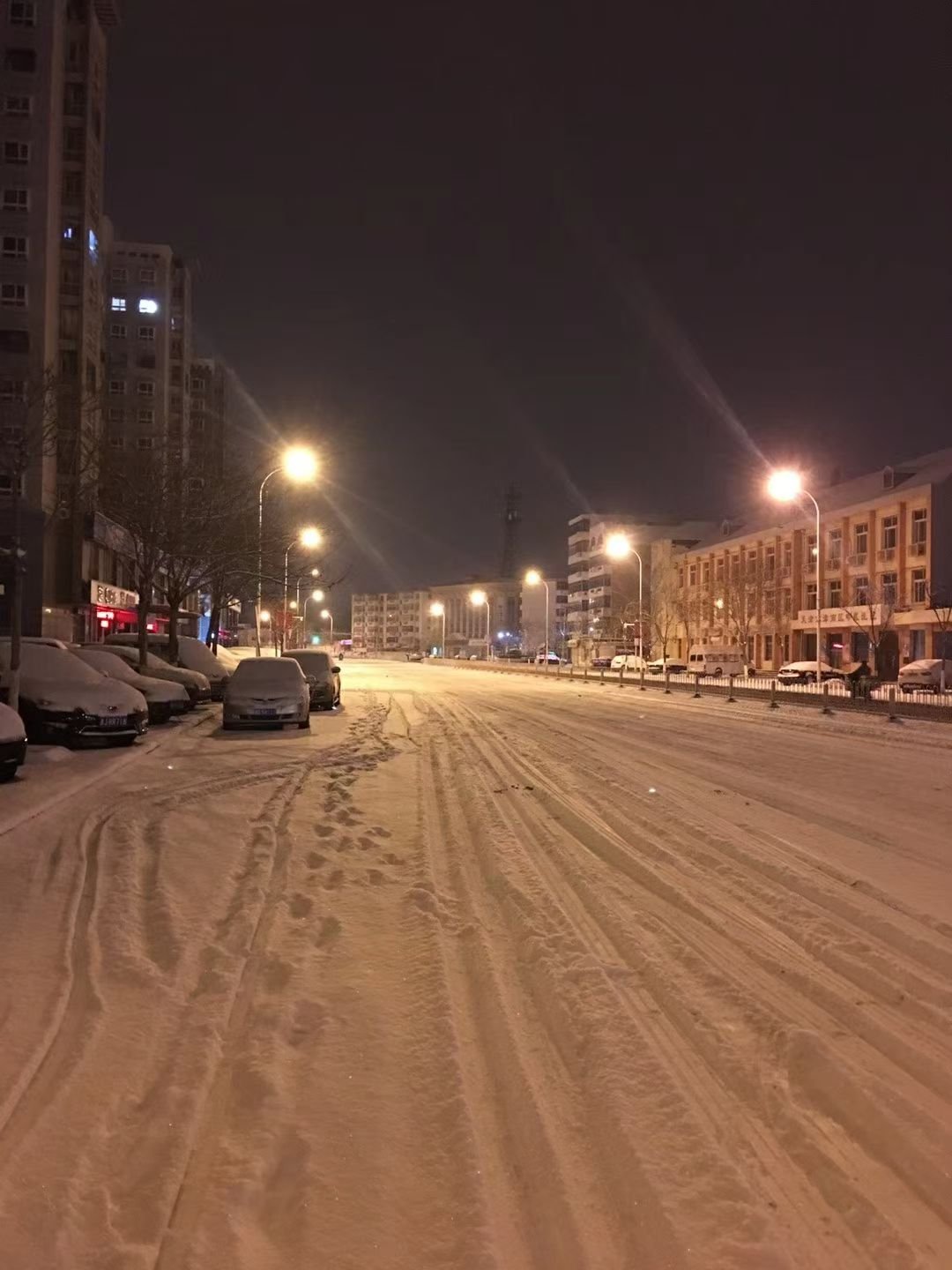 我们总是不经意间拍下某张照片，可后来我们总是回忆那天。 