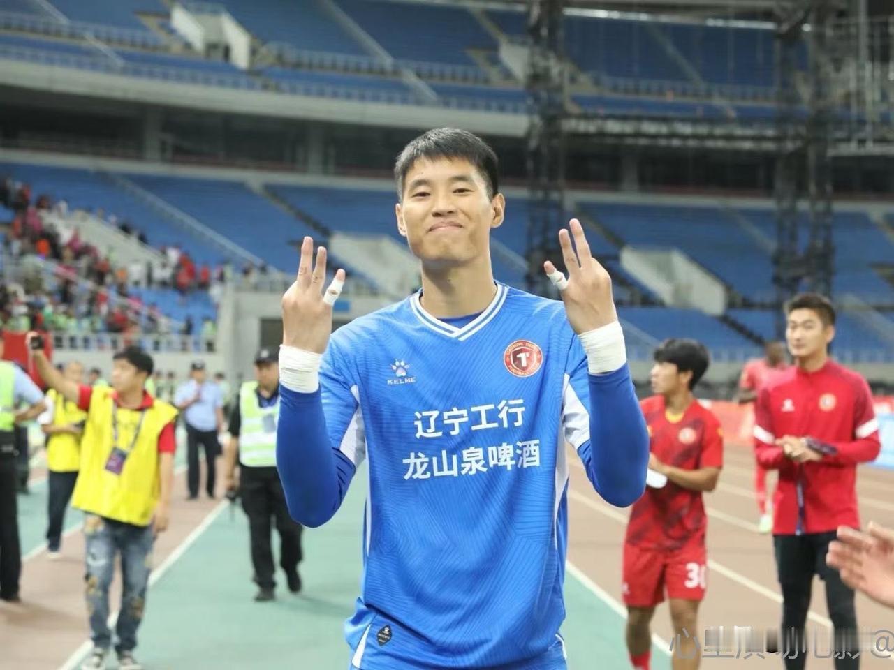 意外---刘伟国自宣离开辽宁铁人…就在刚刚，2025赛季中甲联赛最佳门将刘伟国通