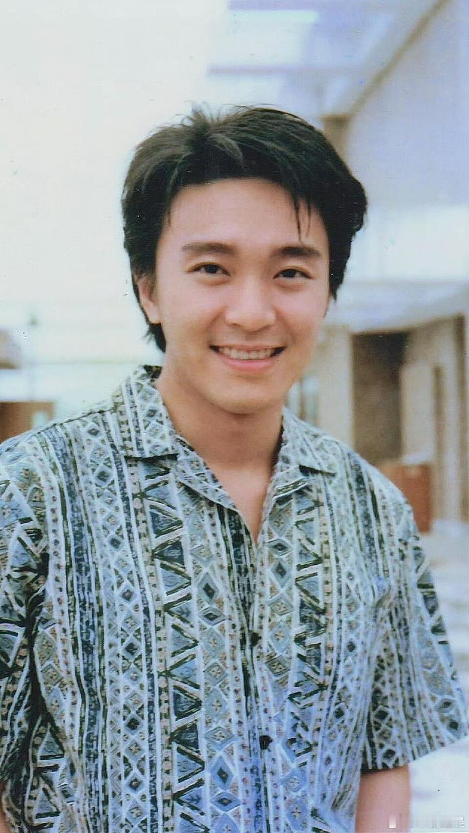 离开周星驰谁还把我当小孩出了影院没人催我长大，只有周星驰的电影，还能让我一秒变回