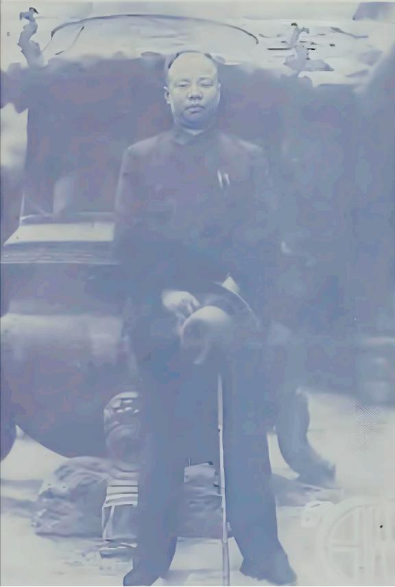 1942年，宋美龄让戴笠秘密除掉王世和。戴笠听到名字，后背瞬间冒冷汗，马上向蒋介