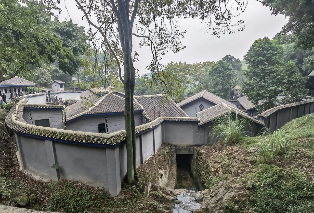 渣滓洞，人间地狱……