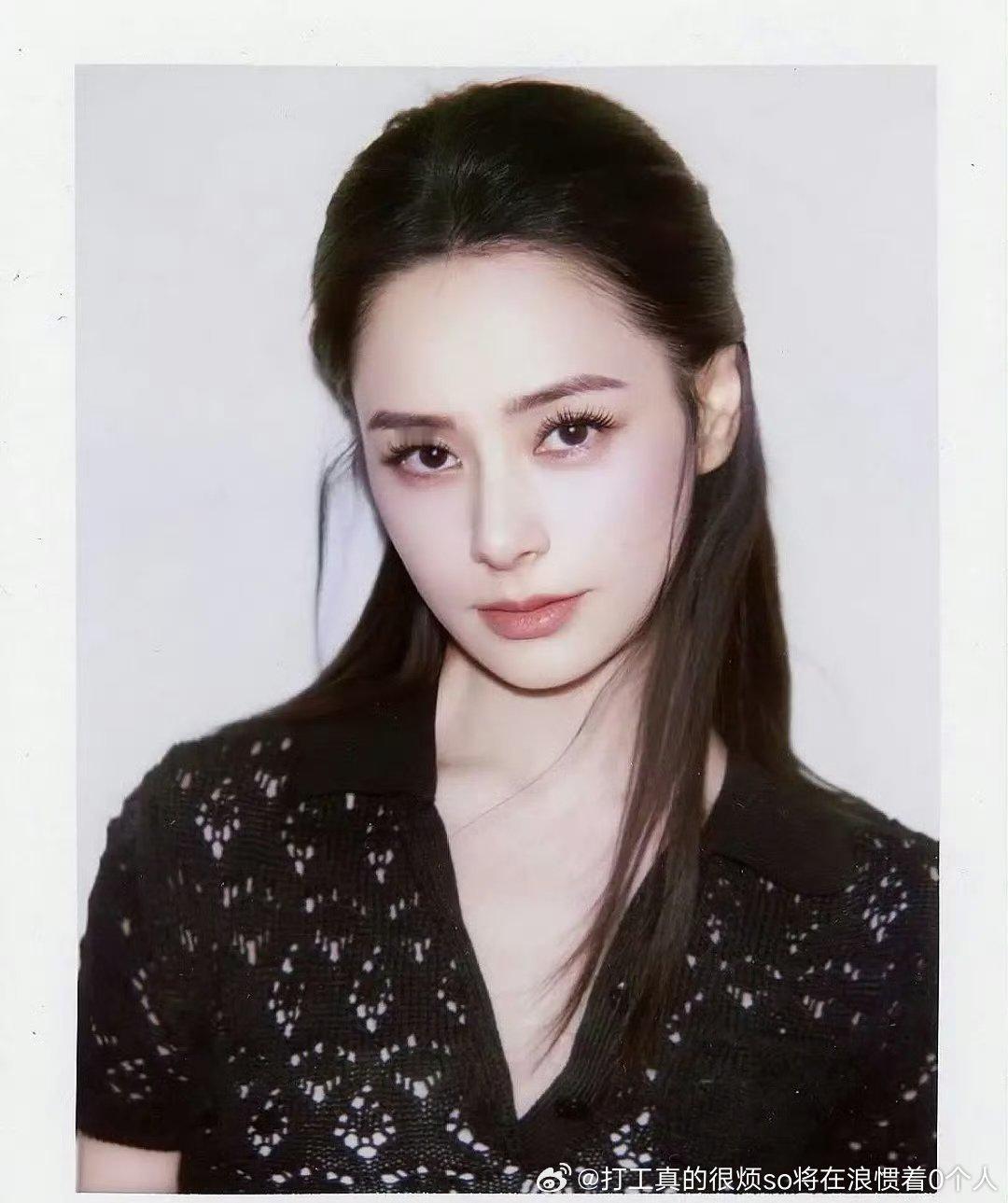 现在的撕拉片儿的P法阿娇这种底子好的很难不美但是这几年不是都胖着吗？ 