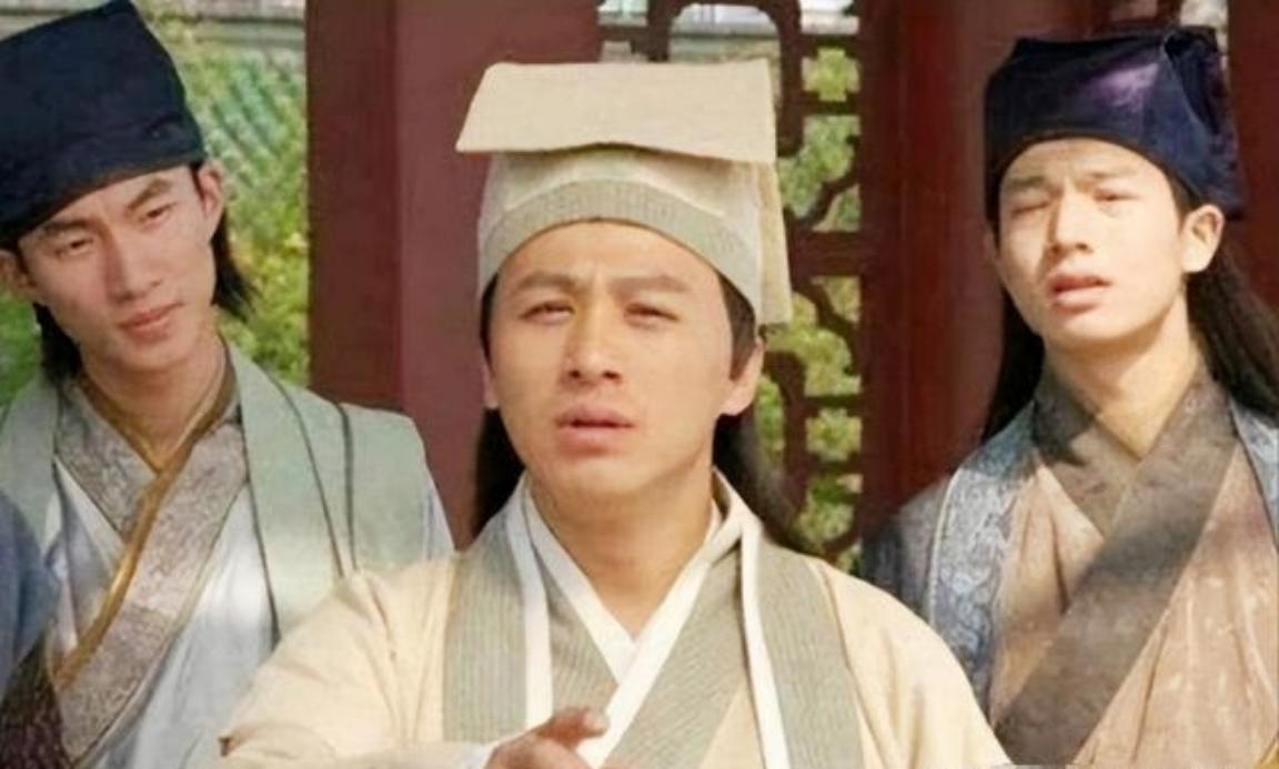 宋代，一男子被人偷了1000两银子，带着妻子到开封府报案，谁料包拯却一直盯着男子