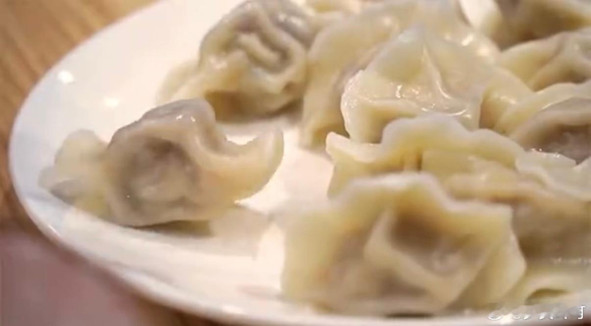 比葱姜水打馅更好吃的饺子馅经典的饺子是最好吃的。 ​​​