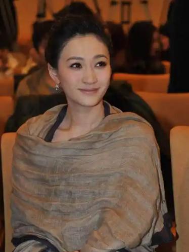 面相自有一套老说法，李小冉就是很典型的例子。她这副长相，按老一辈人的看法，一看就