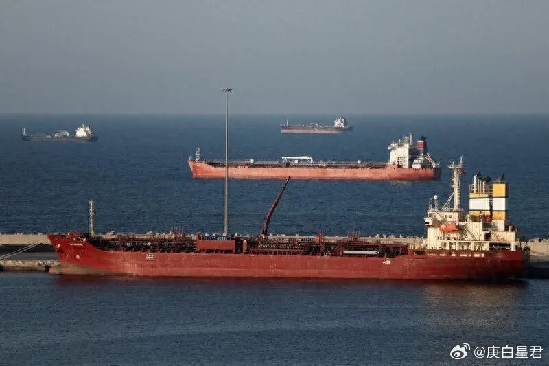 领袖刚上台就遇袭，伊朗围剿内鬼报复美以，同时迎来泼天财富伊朗已故最高领袖哈梅内伊