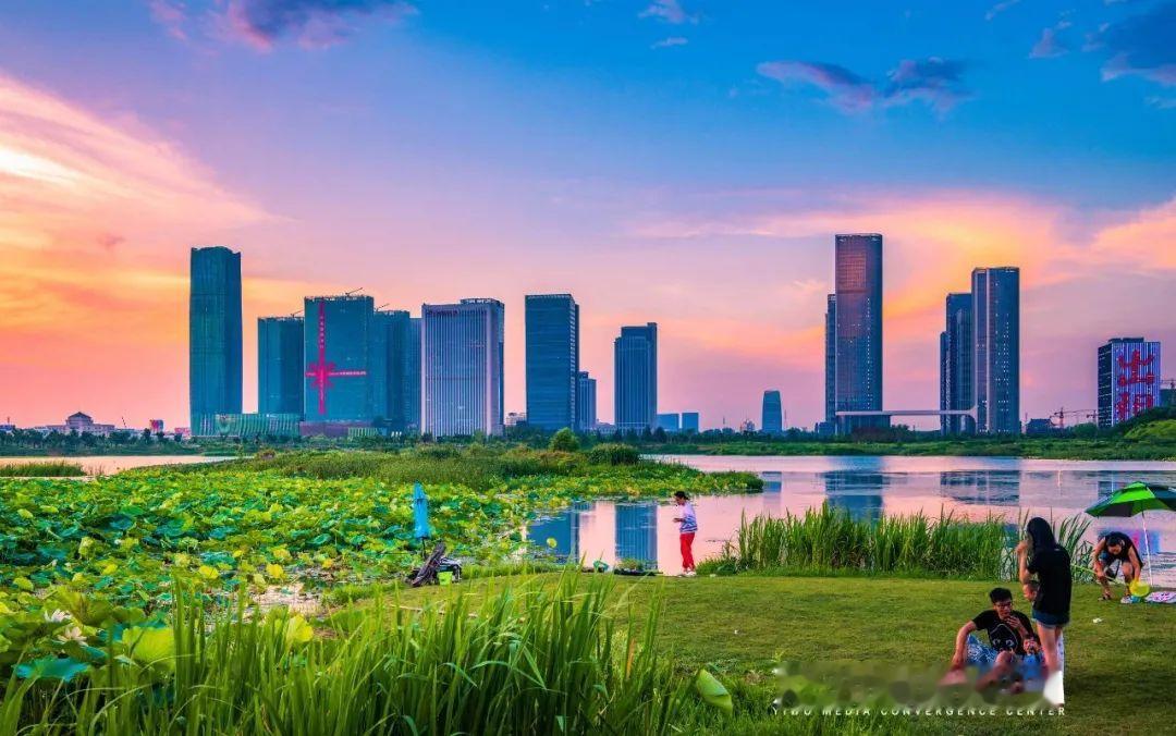 来到义乌人人都可以当老板。“人人可创业”的底气，来自义乌无可替代的产业硬实力！海