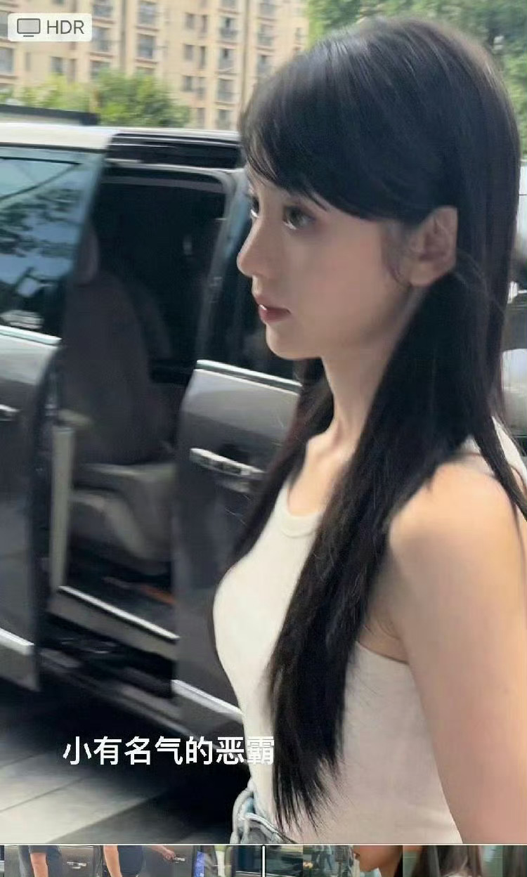 甜妹果然永远不会过时 我还是最喜欢这种感觉的侧颜…. 