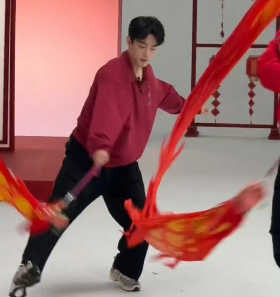 肖战昨天直播状态特别好，非常活泼的帅哥妥妥的邻家哥哥既视感 