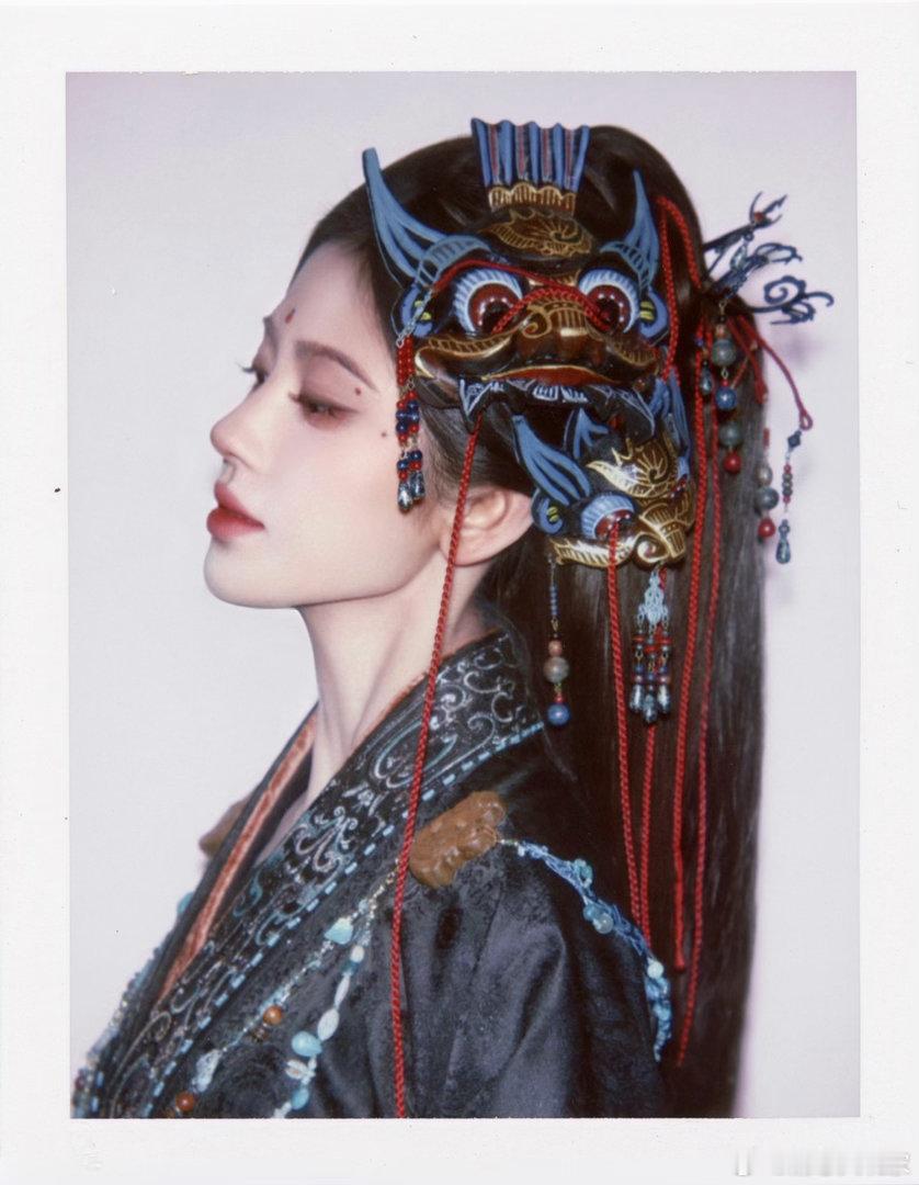 鞠婧祎撕拉片又上新了、鞠婧祎撕拉片神图有了胶片的浪漫被鞠婧祎完美诠释，鞠婧祎撕拉
